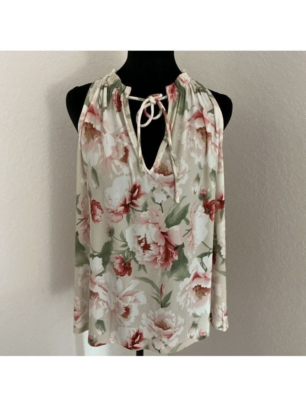 Women's Express Floral Sleeveless Top Size S multi color NWT